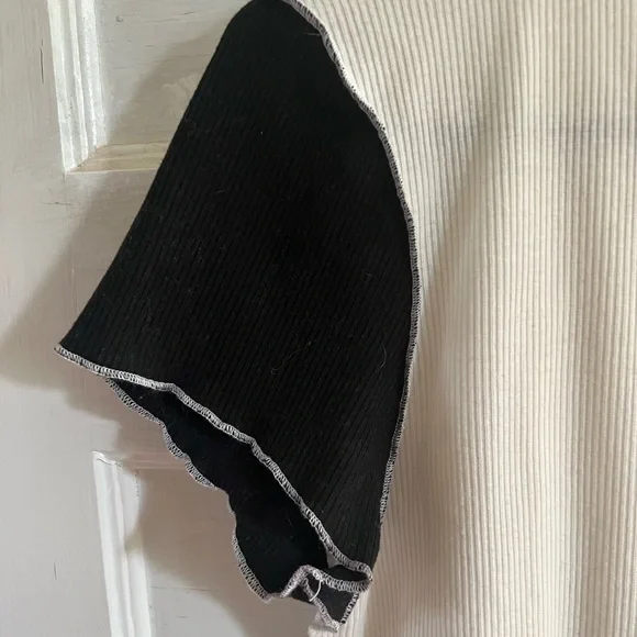 ❌ 💥💥Almost Famous B&W Tee💥💥 - Picture 4 of 4